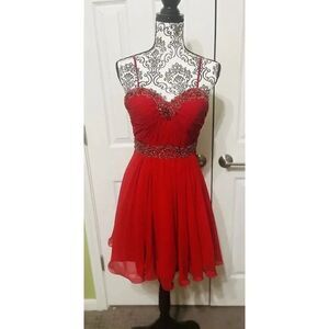 Bee Darlin Formal Red Dress Size 1/2‎